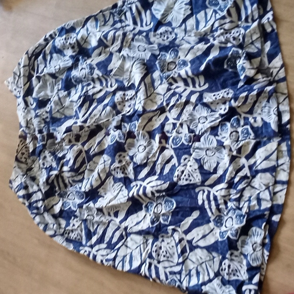 Sunmer Skirt - Picture 1 of 3